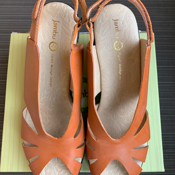 *new in box* Jambu wedge sandals (size 7.5) - Picture 5 of 7